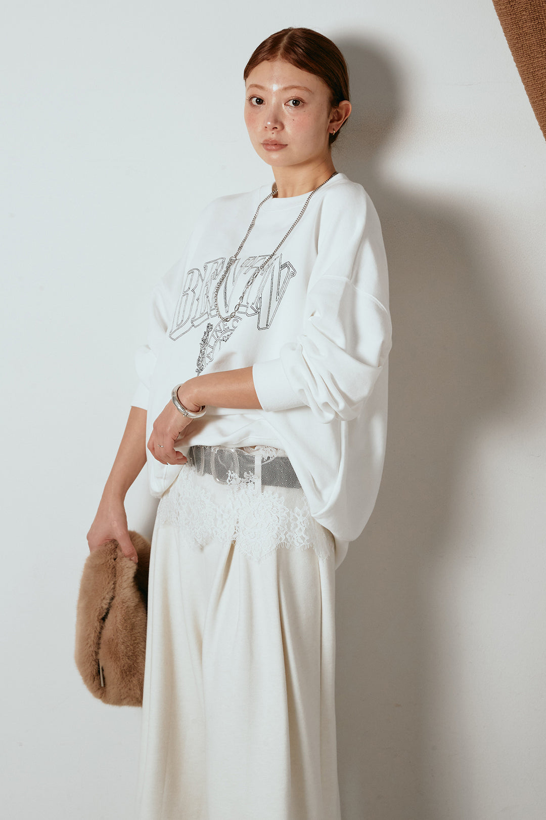 [SET]フロントロゴスウェットプルオーバー+カップ付きレースドッキングキャミソール+フェイクレザー太ベルト付きタックワイドパンツ(3set)