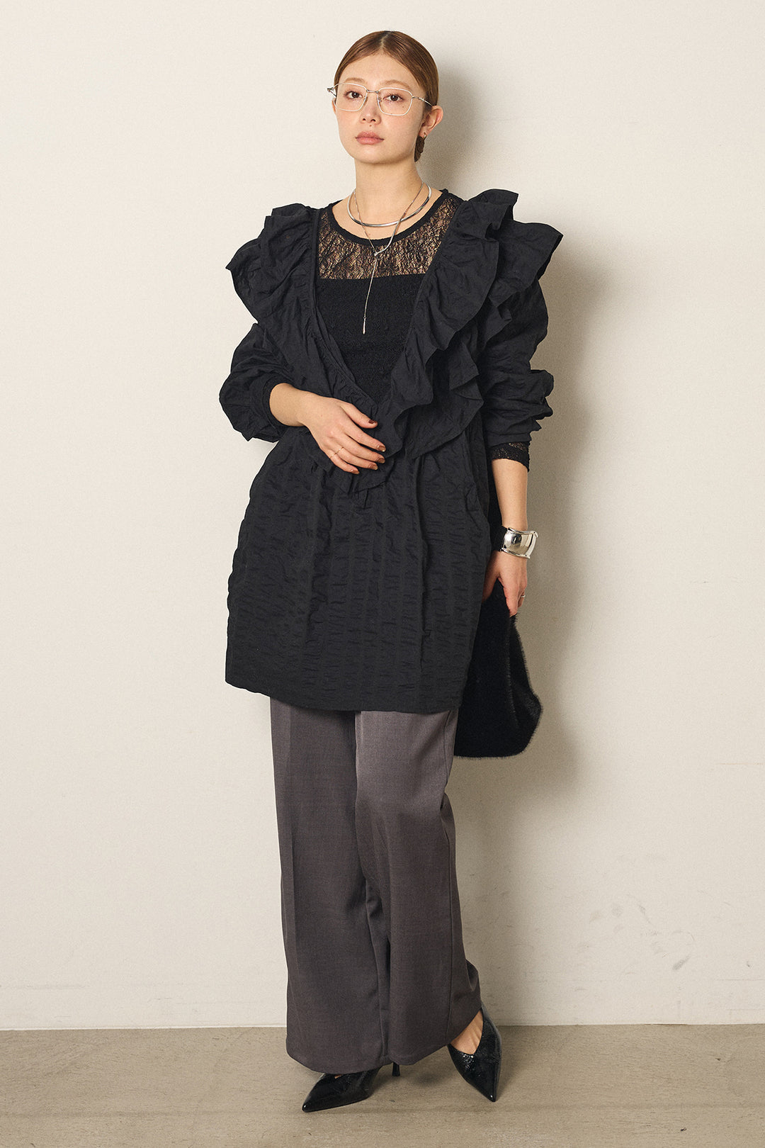 [SET]Vネックフリルカラーブラウス+ツイルスプリングカラータックパンツ(2set)