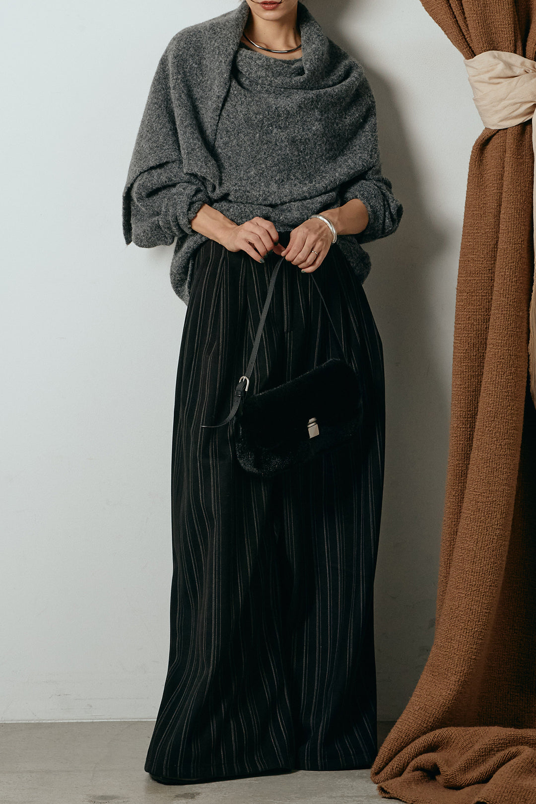 [SET]ネック巻きデザインニットトップス+タック入りマルチストライプ柄ワイドパンツ(2set)