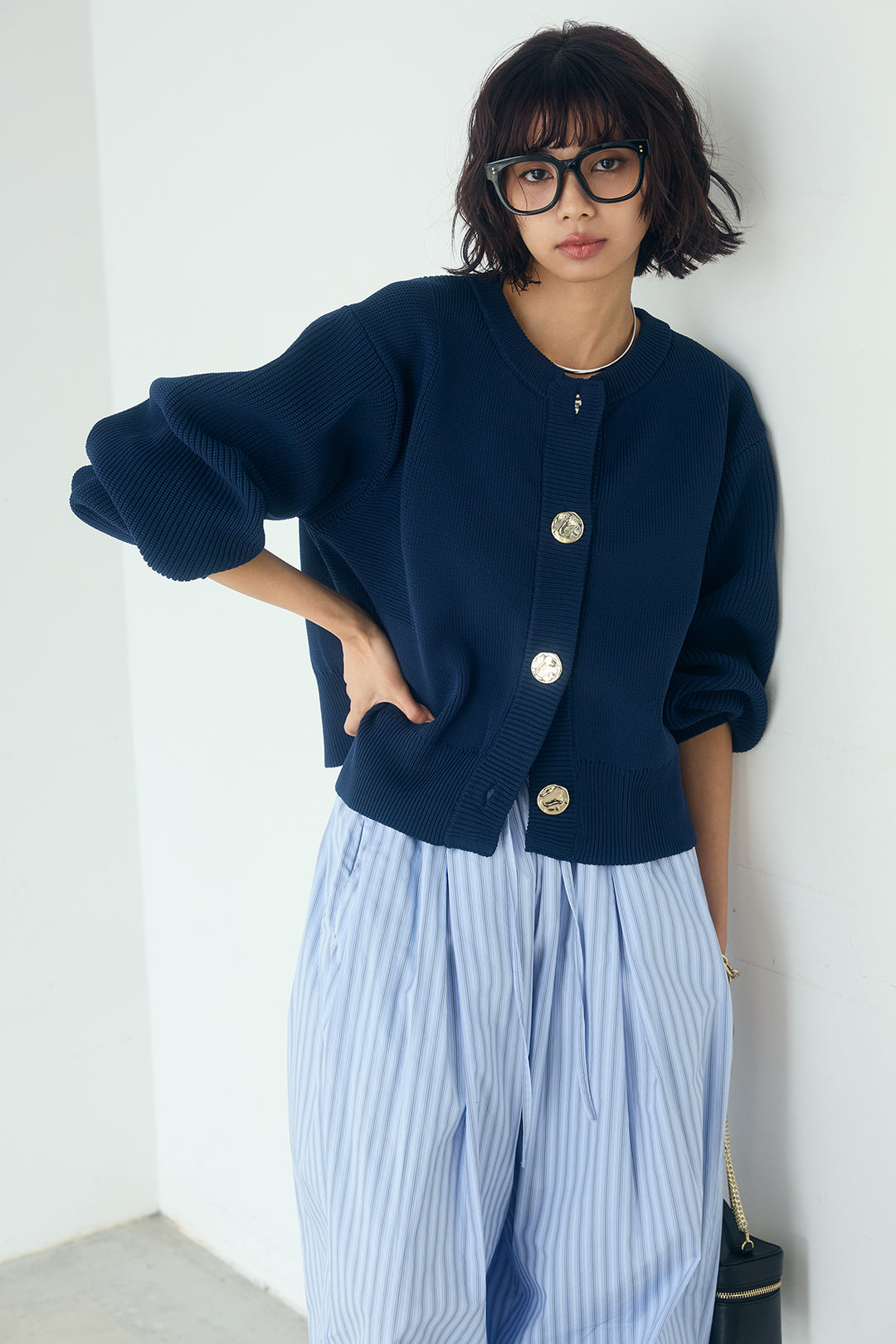 [SET]スポンディッシュBIGボタンクルーネックカーディガン+ランダムストライプタックギャザーパンツ(2set)