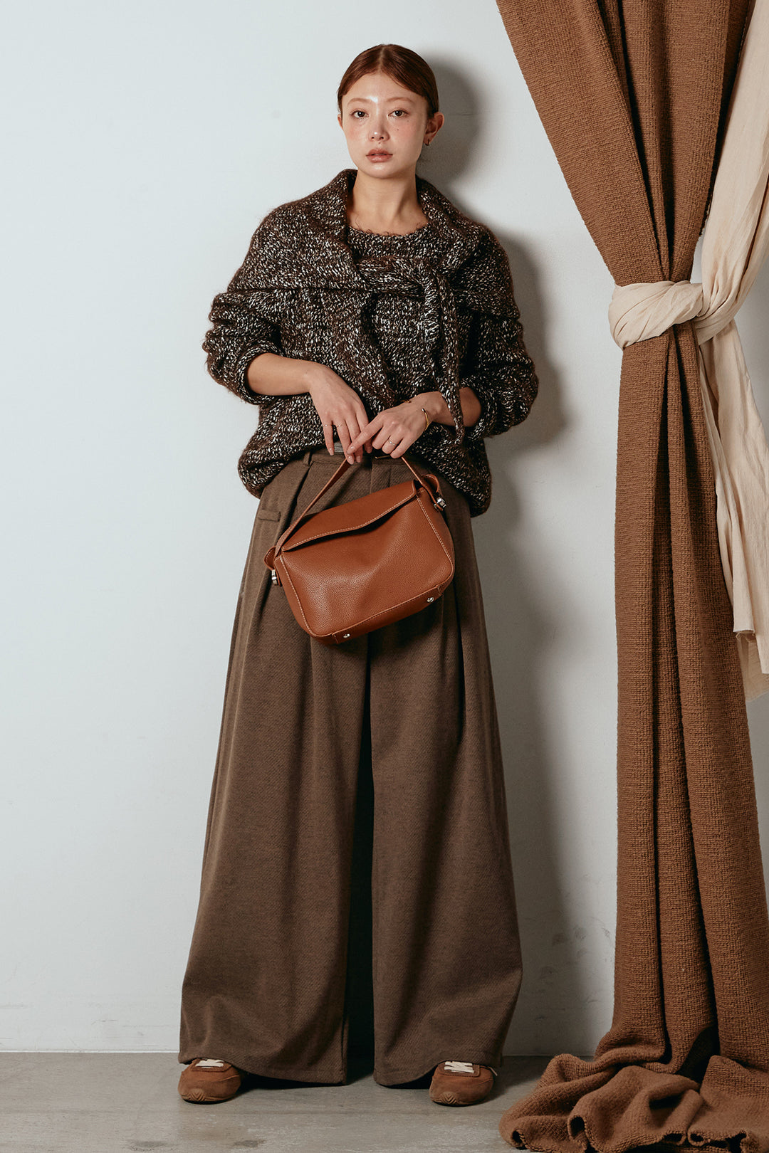 [SET]スカーフ付きミックスニットトップス+細ベルト付き起毛タックワイドパンツ(2set)