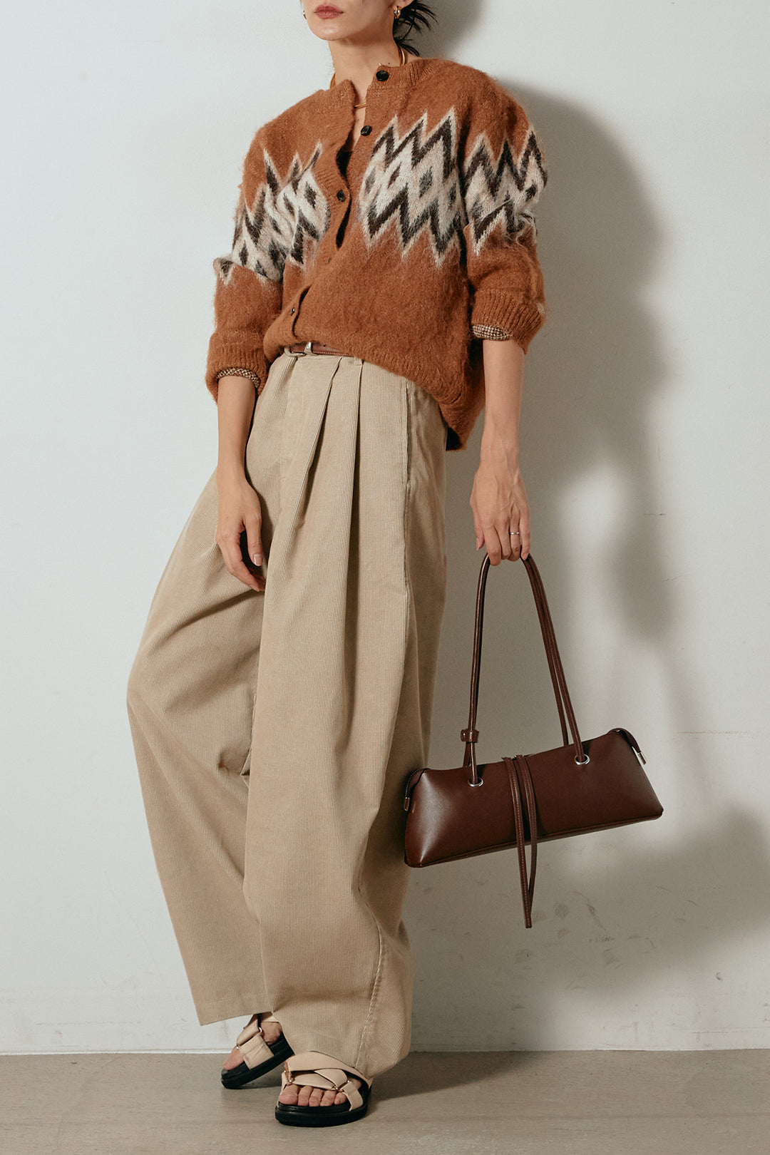 [SET]起毛ノルディック柄ニットカーディガン+フロントタック入りコーデュロイパンツ(2set)