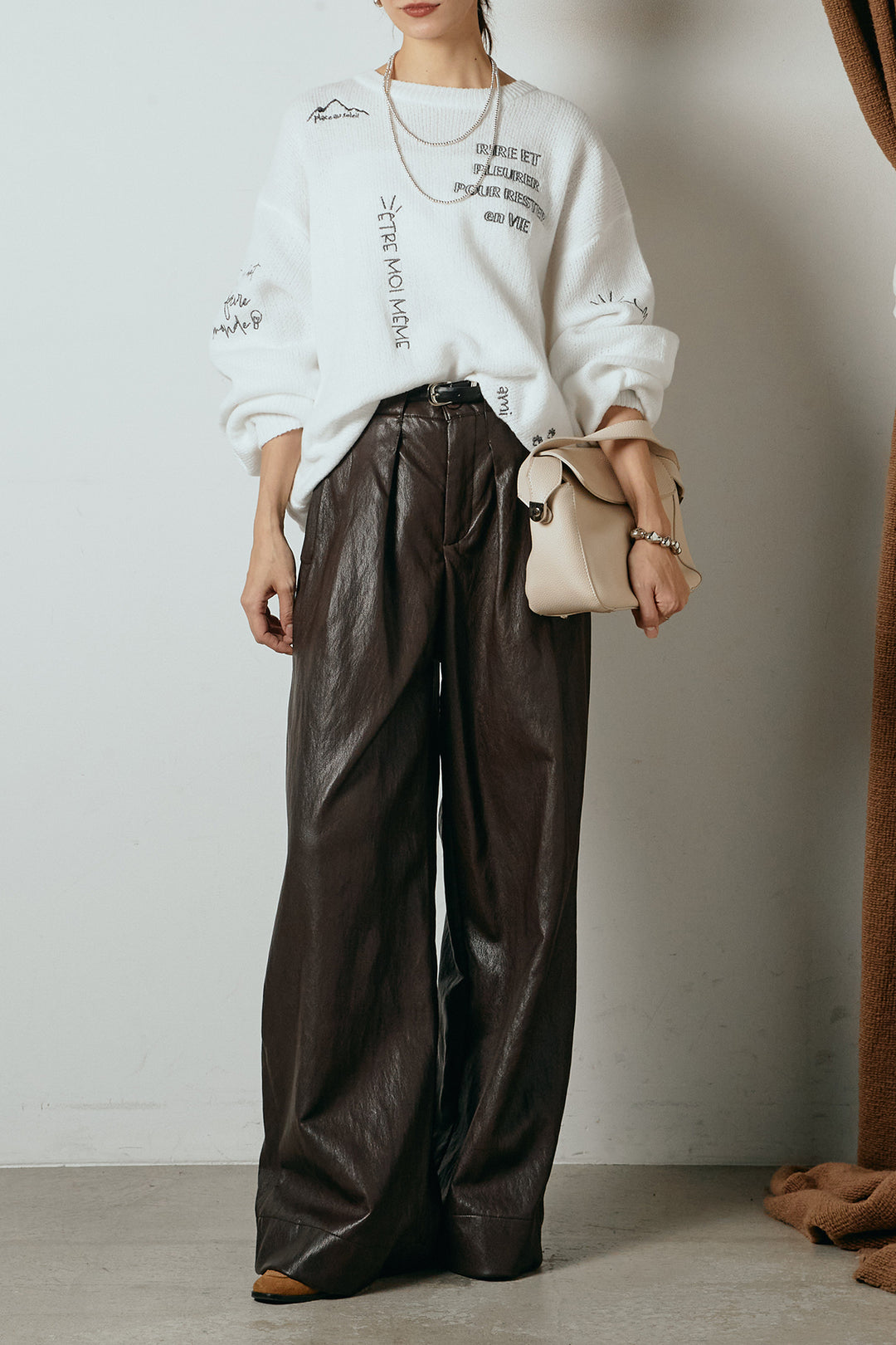 [SET]刺繍ロゴランダムデザインニットトップス+ベルト付きレザーライクタックパンツ(2set)