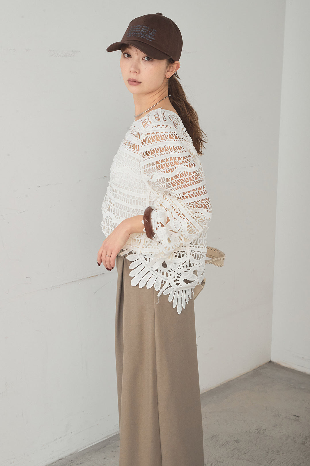 [SET]裾デザインメッシュプルオーバー+ベルト付きツータックワイドパンツ(2set)