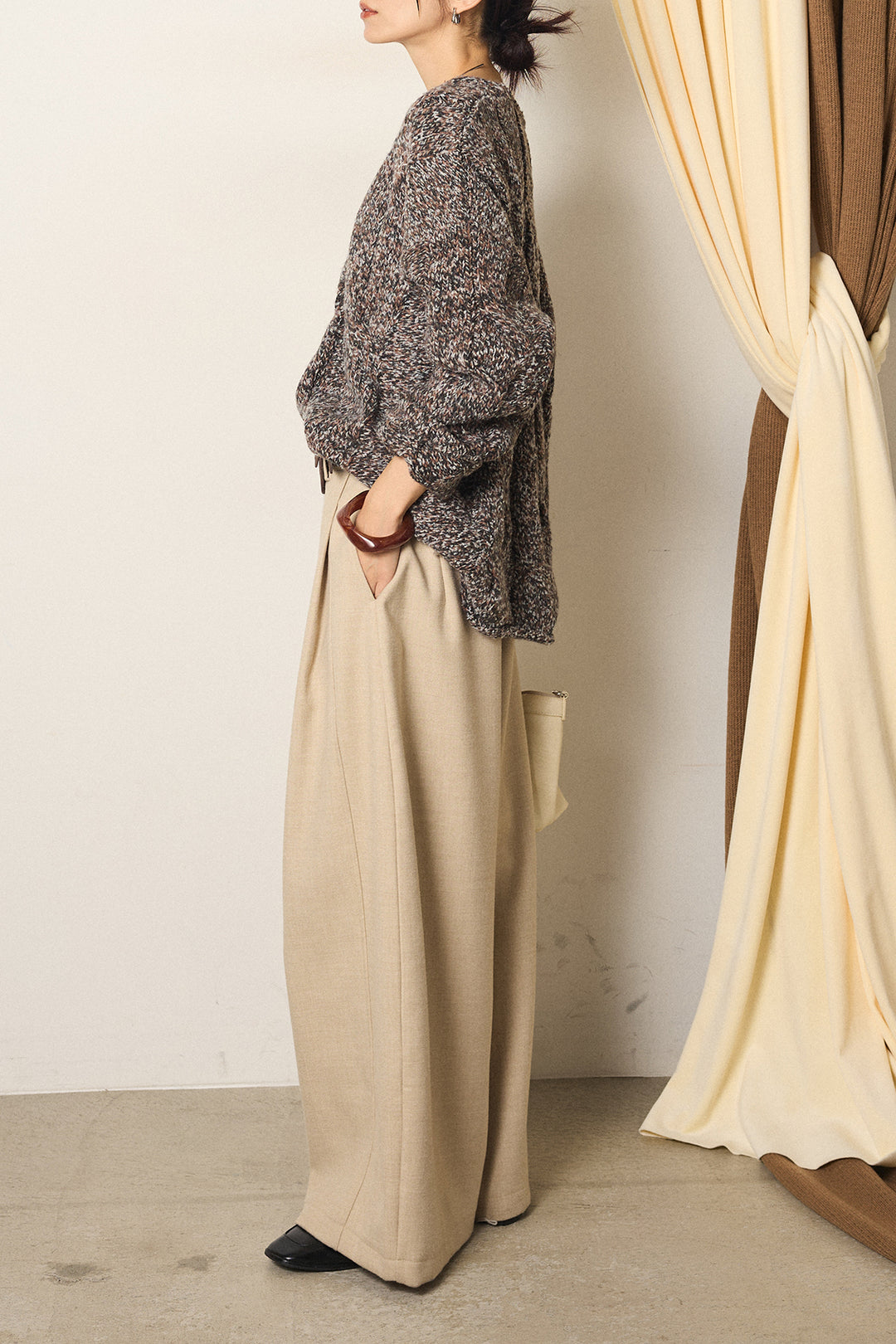 [SET]Vネックミックス編みニットトップス+ポーチベルト付きカーブパンツ(2set)