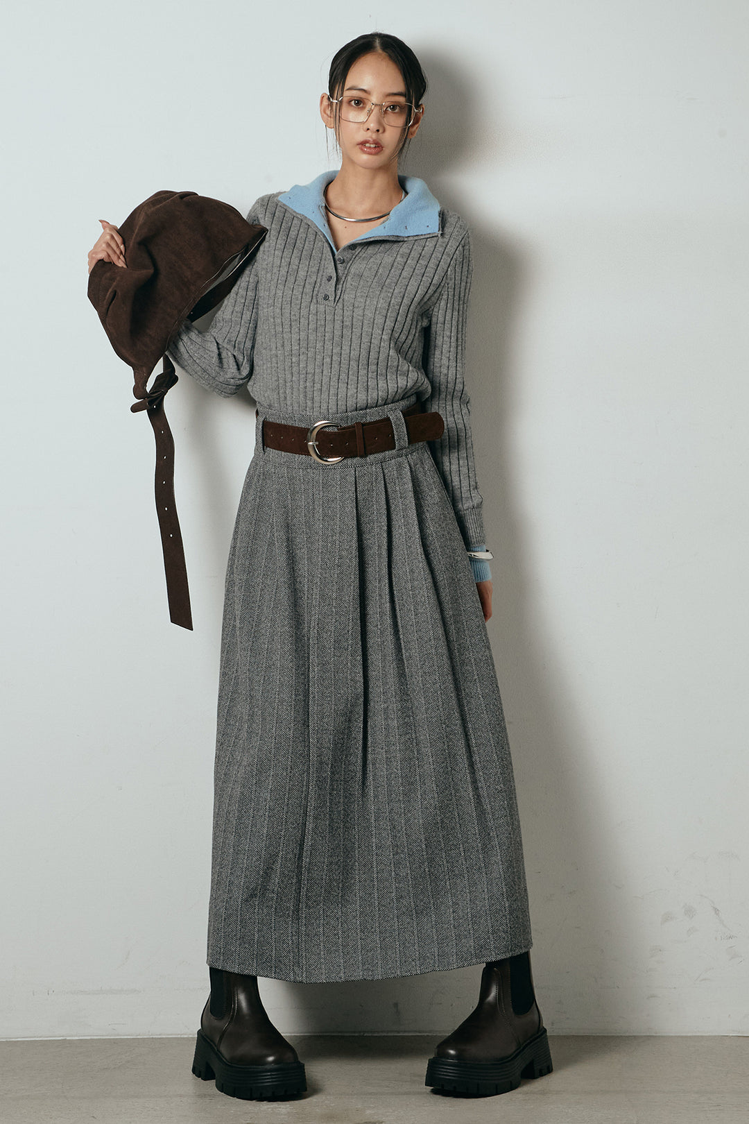 [SET]レイヤード風リブニットトップス+太ベルト付きヘリンボーンプリーツスカート(2set)