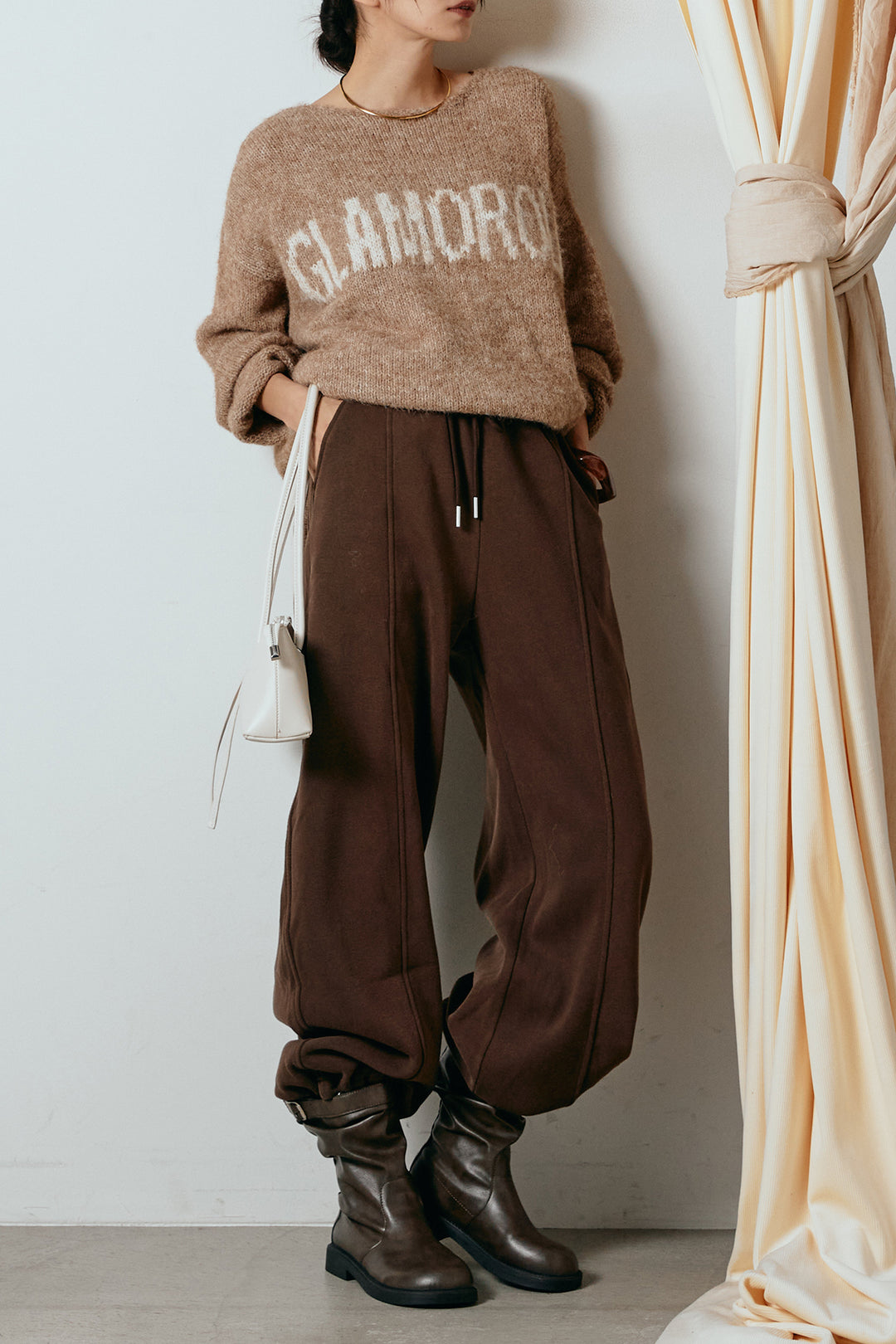[SET]フロントロゴデザインニットトップス+スウェットワイドカーブパンツ(2set)