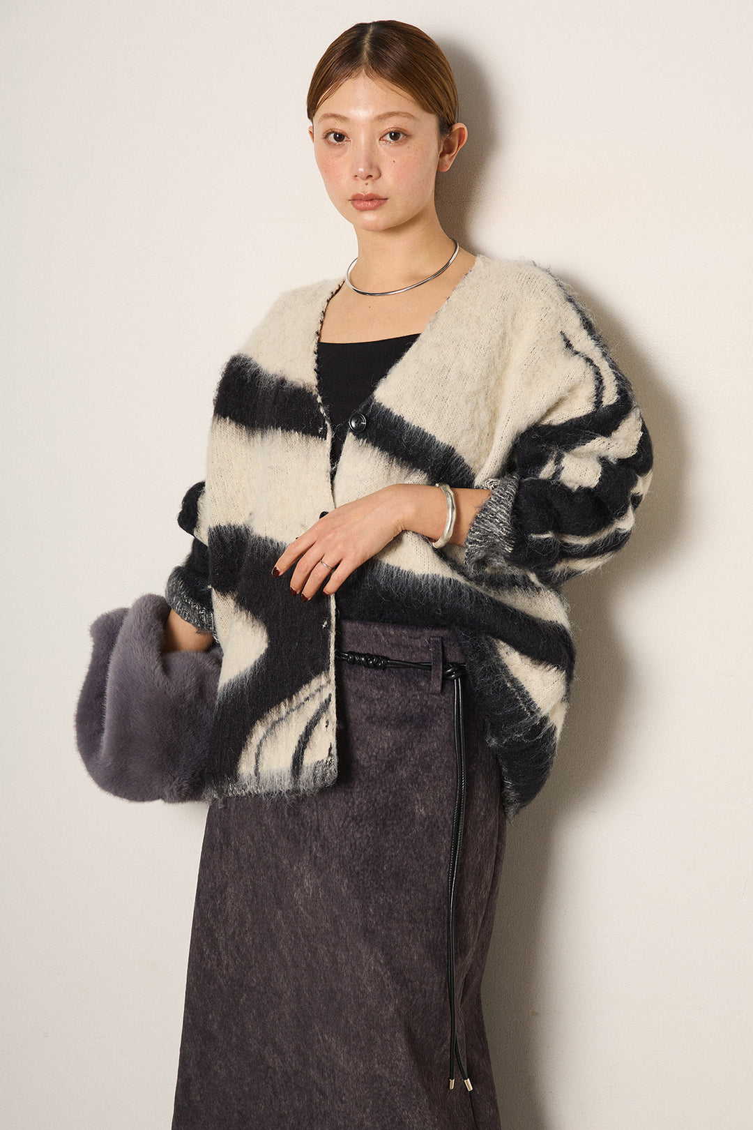 [SET]アクセントブラッシュドカーディガン+ロープベルト付きスウェード調スカート(2set)