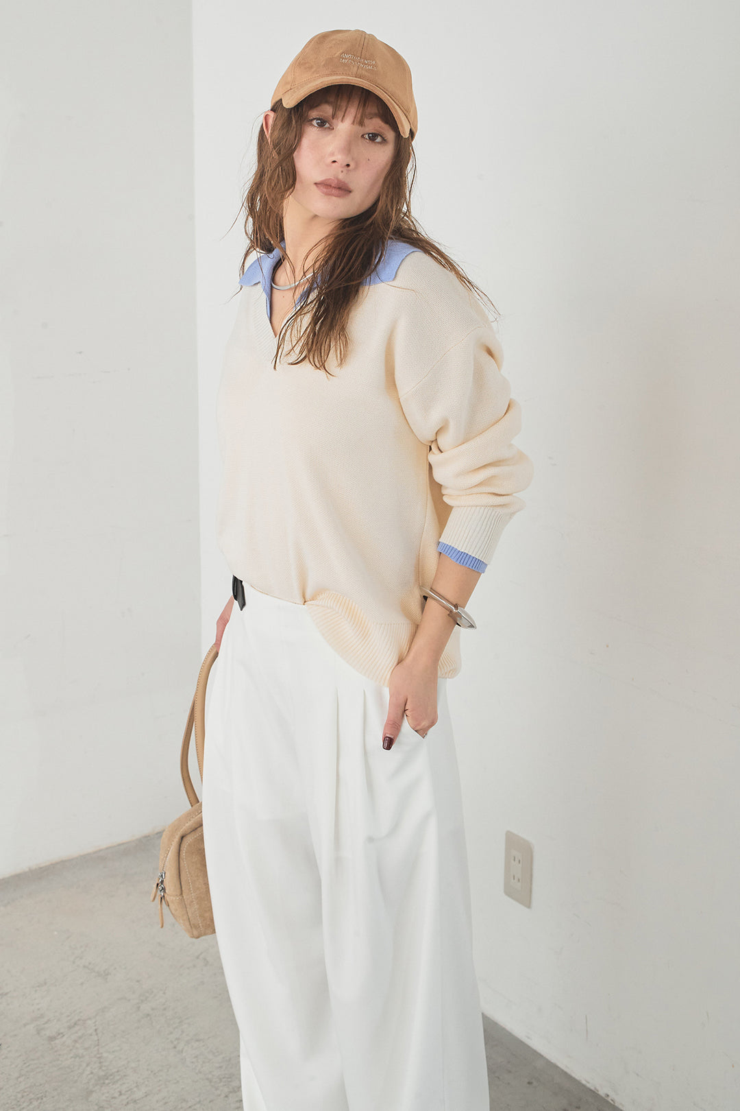 [SET]バイカラーニットレイヤード風プルオーバー+サイドベルトタック入りスラックス(2set)