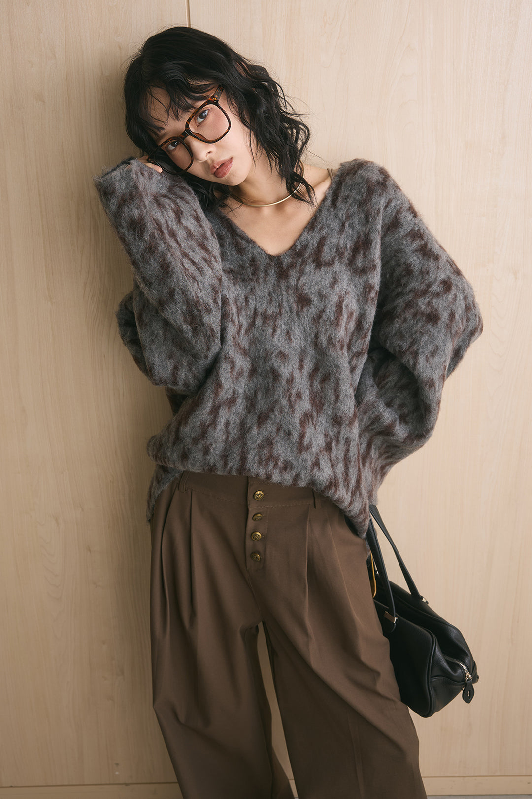 [SET]起毛Vネックレオパード柄ニットトップス+ファイブボタンツータックワイドパンツ(2set)