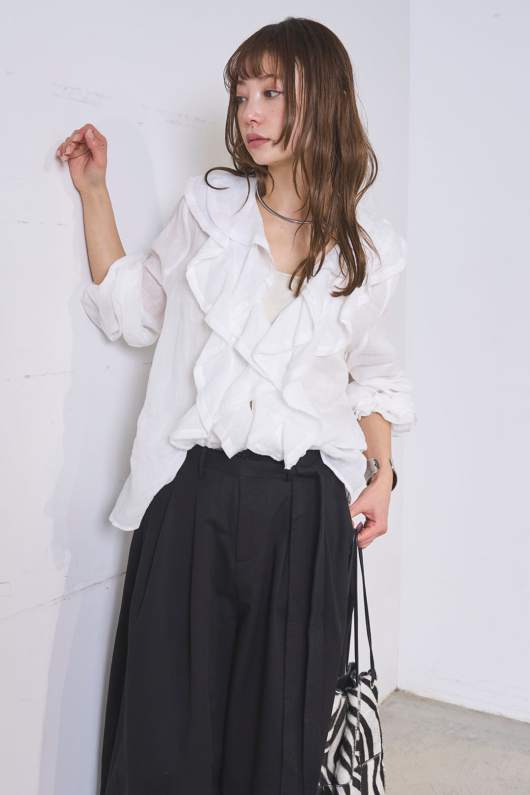 [SET]フリルボタンブラウス+紐ベルト付きカーブワイドパンツ(2set)