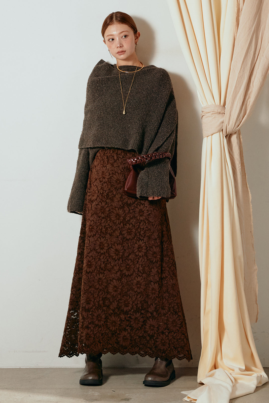 [SET]ケープデザインリブニットトップス+花柄刺繍ベロアフレアスカート(2set)