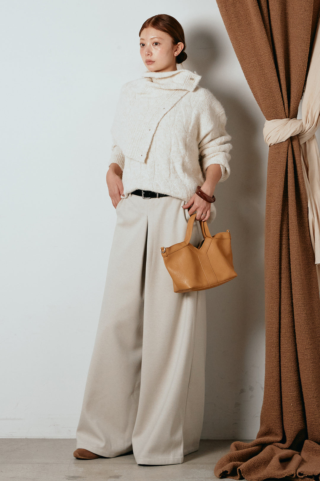 [SET]ケープデザインケーブルニットトップス+ベルト付きフロントタックデザインパンツ(2set)