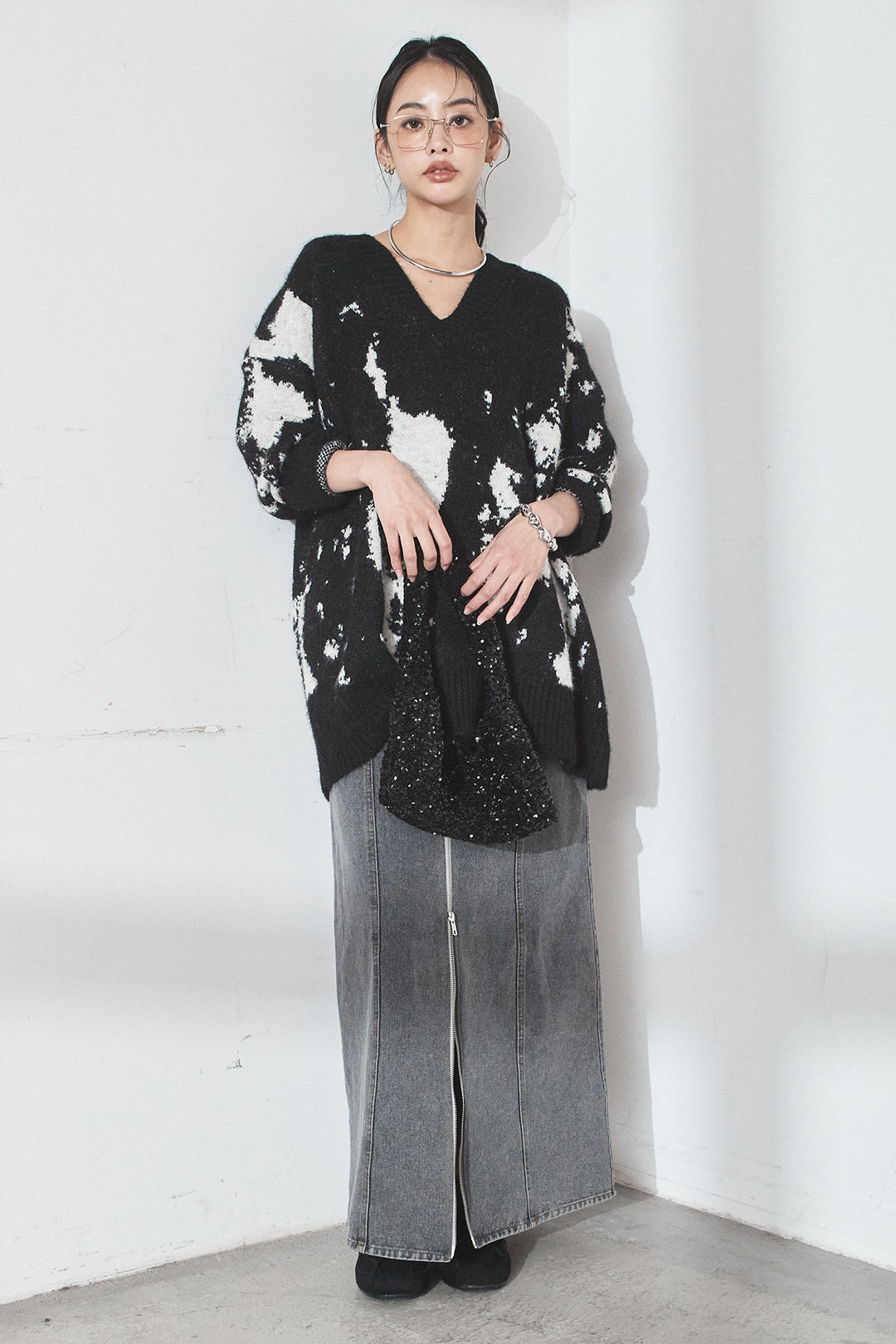 [SET]アブストラクト柄ニットプルオーバー+フロントジップデニムスカート(2set)