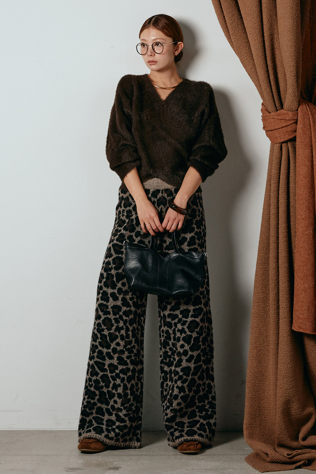 [SET]シャギーカシュクールニットトップス+リラックスレオパード柄ニットパンツ(2set)