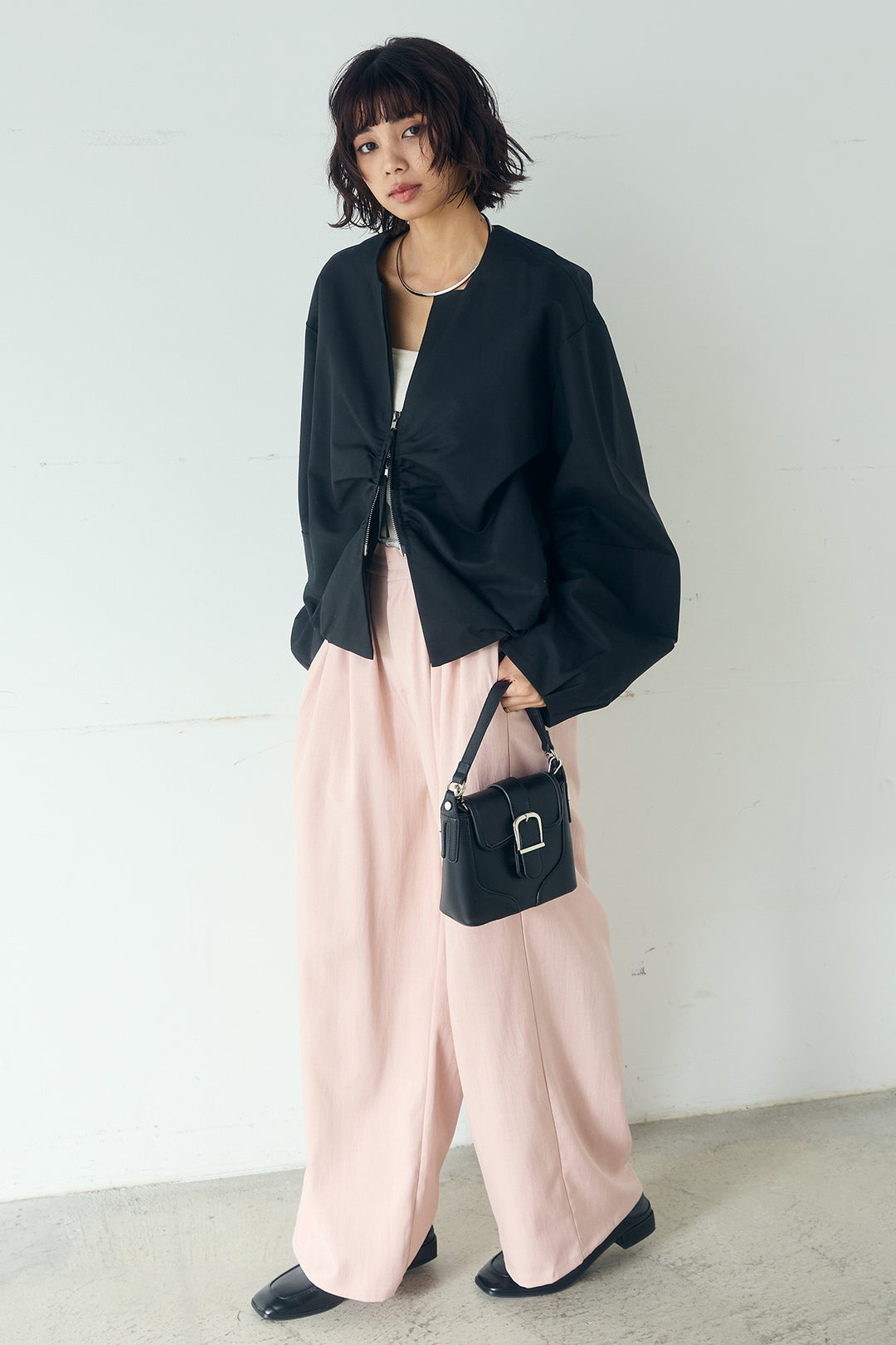 [SET]ノーカラーフロントギャザージップアウター+ツイルメニータックパンツ(2set)