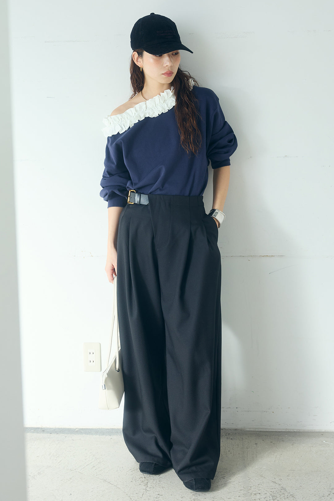 [SET]ネックギャザーフリルスウェット+サイドベルトタック入りスラックス(2set)