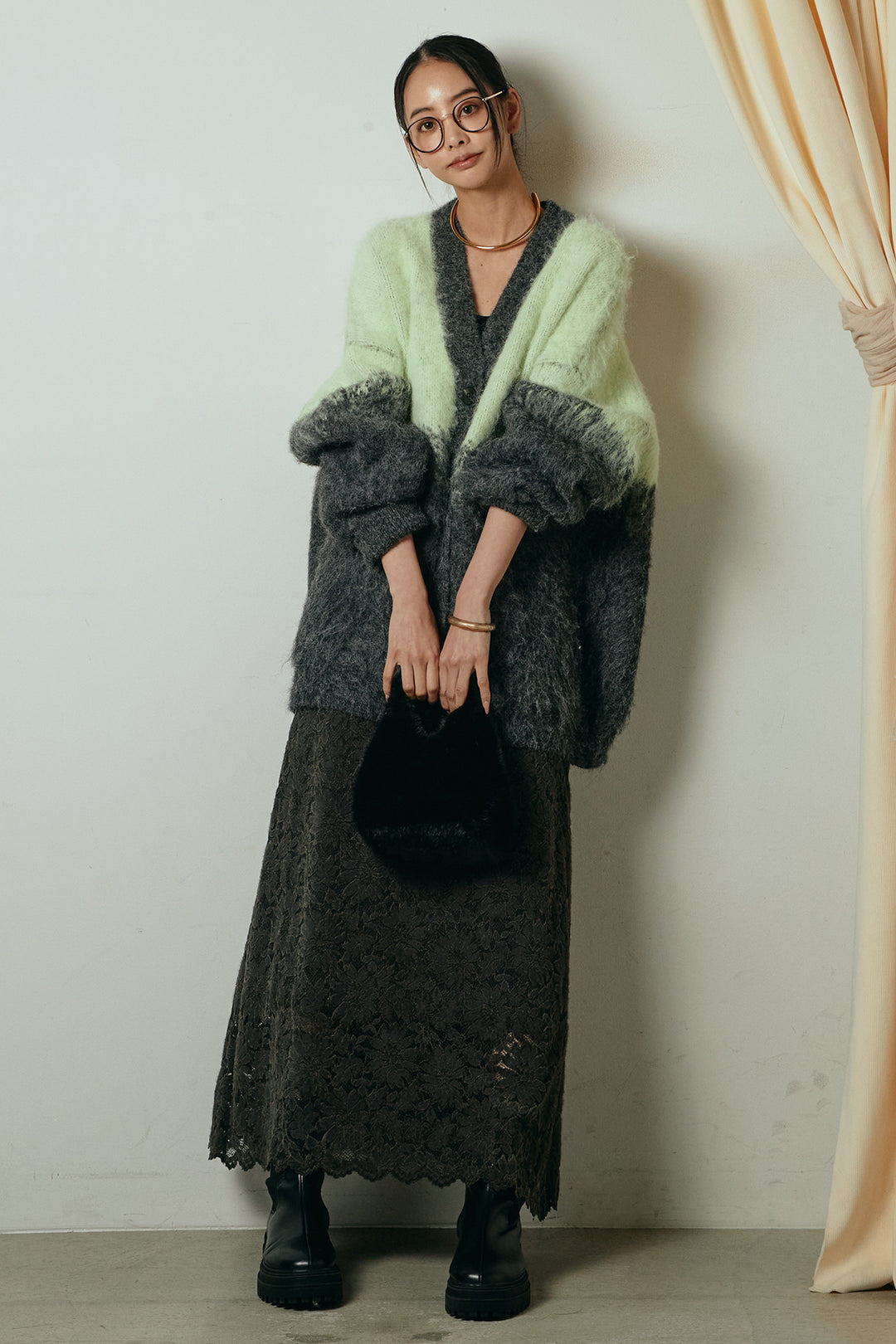 [SET]起毛グラデーションニットカーディガン+花柄刺繍ベロアフレアスカート(2set)