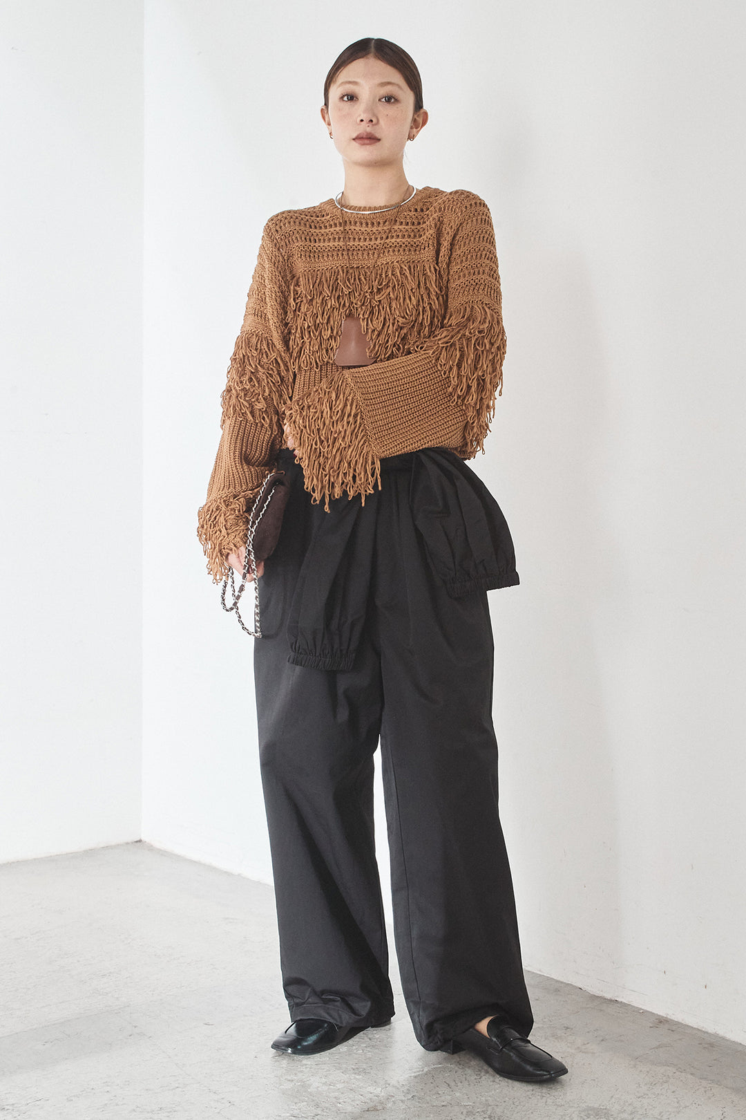 [SET]メッシュフリンジ切り替えプルオーバー+合繊ツイルスタンドウエスト巻きジョガーパンツ(2set)