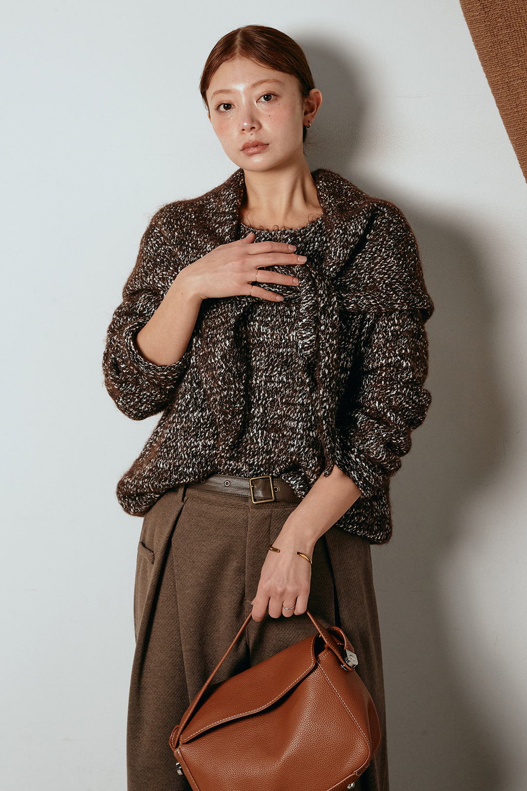 [SET]スカーフ付きミックスニットトップス+細ベルト付き起毛タックワイドパンツ(2set)