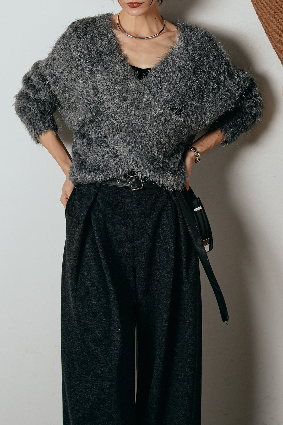 [SET]シャギークロスニットトップス+細ベルト付き起毛タックワイドパンツ(2set)