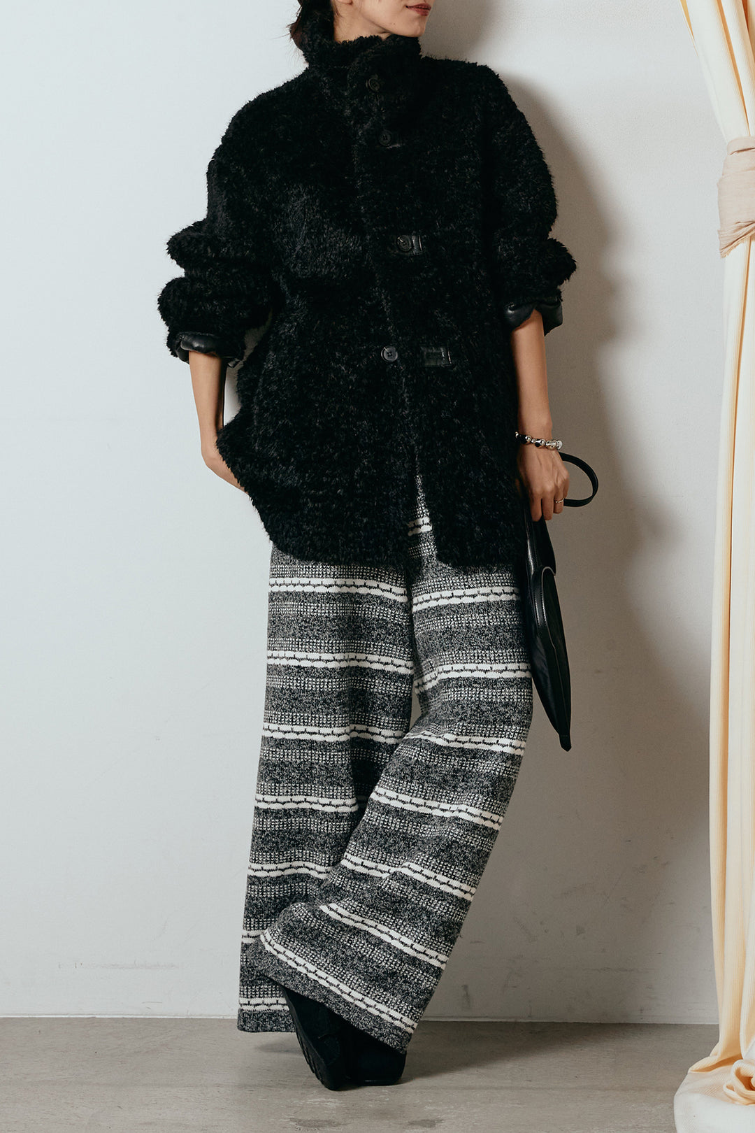 [SET]リバーシブルボアアウター+マルチライン柄リラックスニットパンツ(2set)