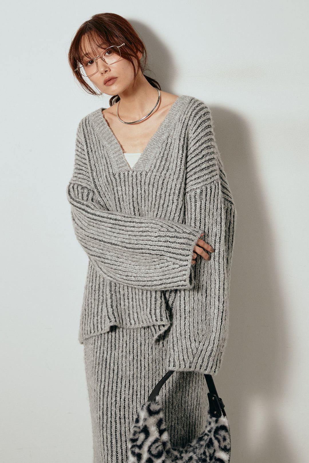 [SET]アルパカタッチ深Vニットトップス+アルパカタッチニットタイトスカート(2set)