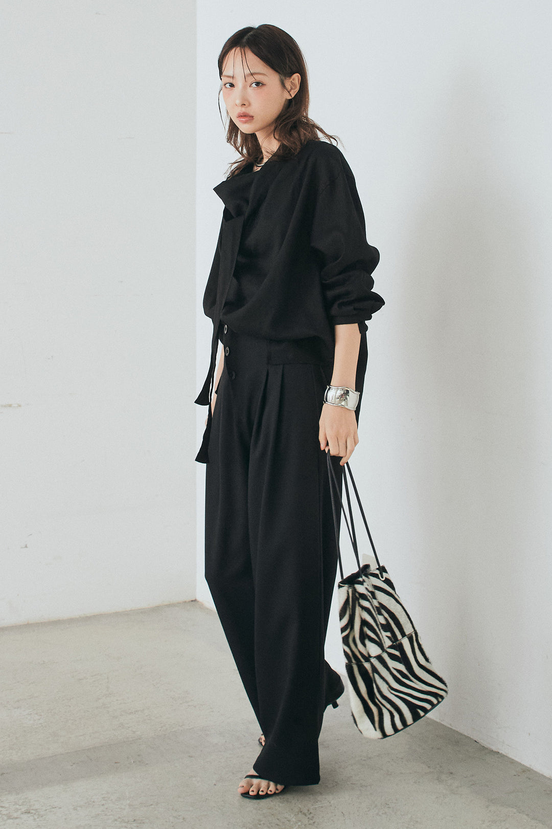 [SET]ニュアンスボータイブラウス+斜めボタンタック入りスラックス(2set)