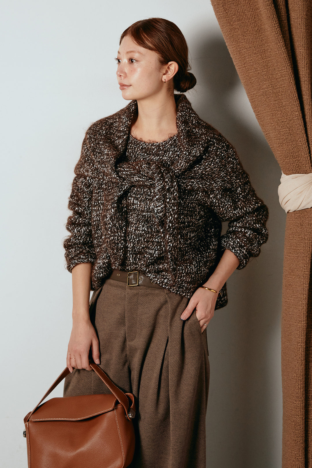 [SET]スカーフ付きミックスニットトップス+細ベルト付き起毛タックワイドパンツ(2set)