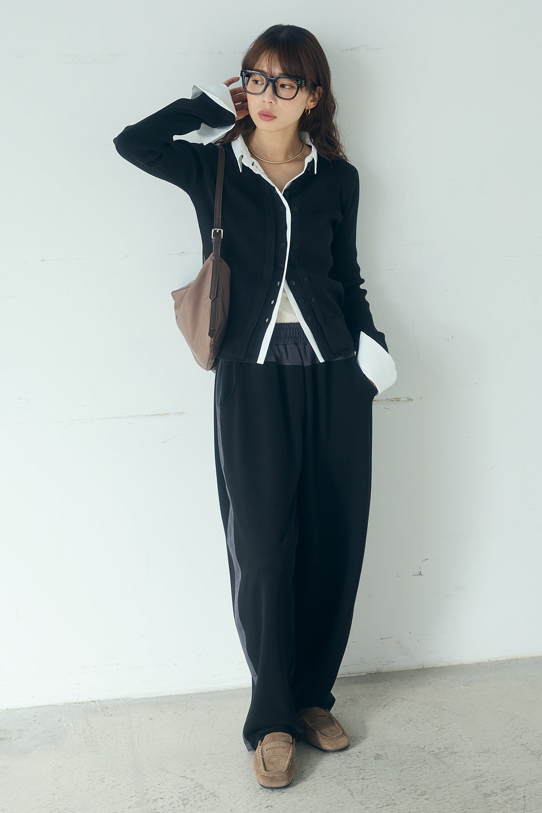 [SET]シャツドッキングボタンニットカーディガン+異素材切り替えスウェットパンツ(2set)