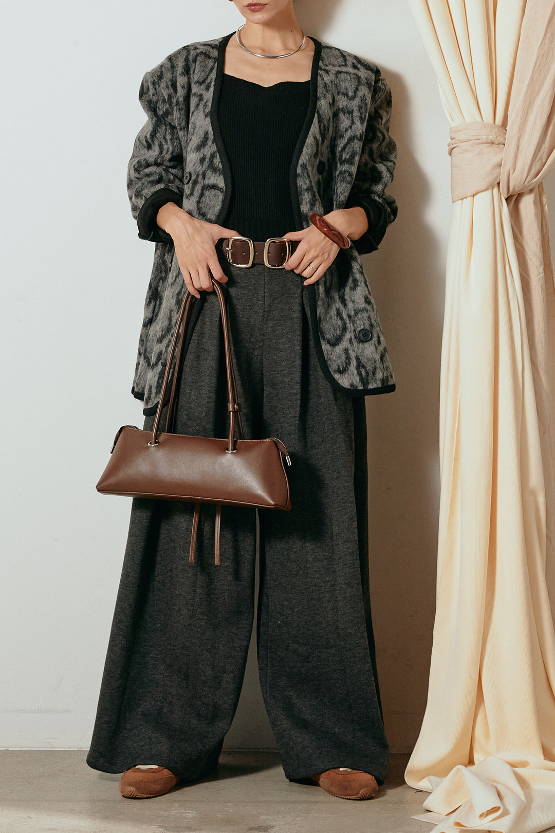 [SET]ノーカラーレオパード柄アウター+フェイクレザー太ベルト付きタックワイドパンツ(2set)