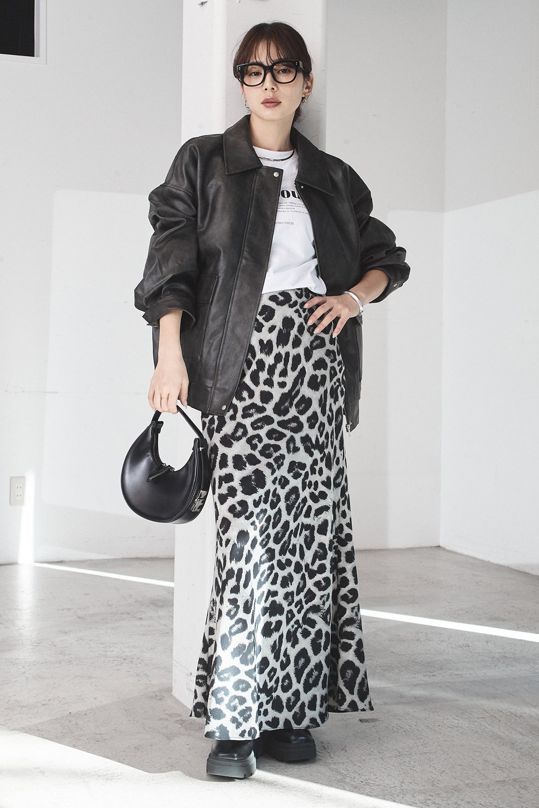 [SET]レザーライクオーバーサイズブルゾン+レオパードサテンナロースカート(2set)
