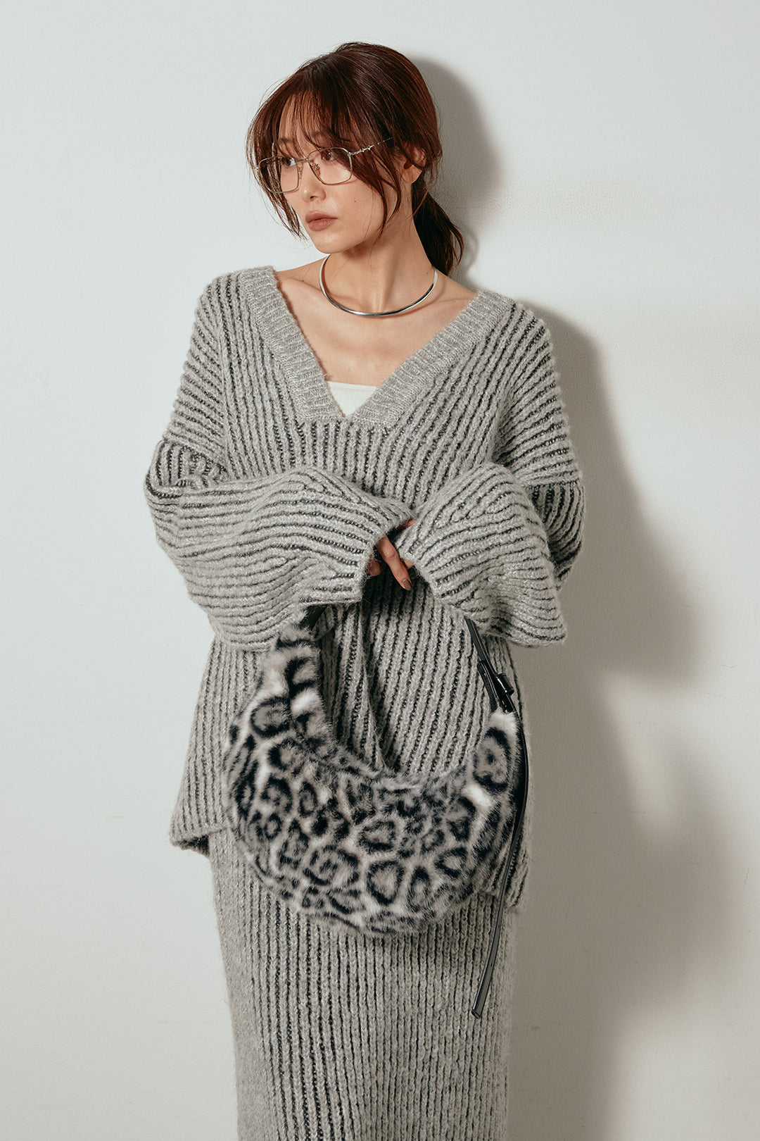 [SET]アルパカタッチ深Vニットトップス+アルパカタッチニットタイトスカート(2set)