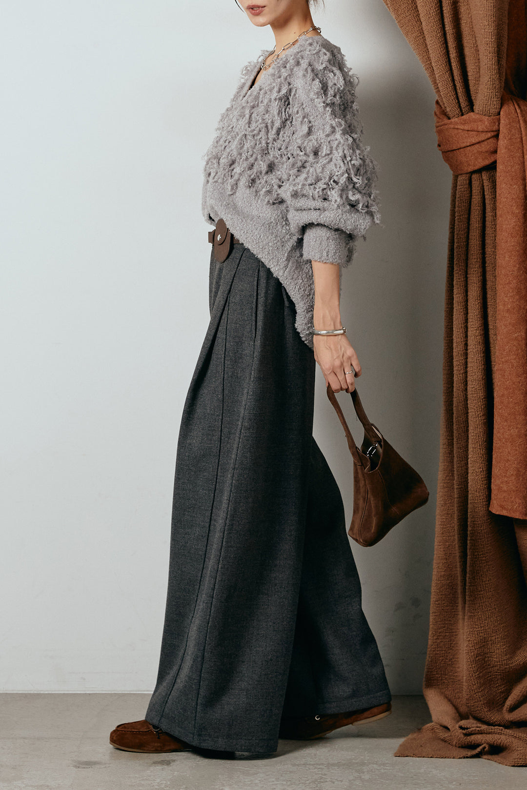 [SET]ループ編みVネックニットカーディガン+ポーチベルト付きカーブパンツ(2set)