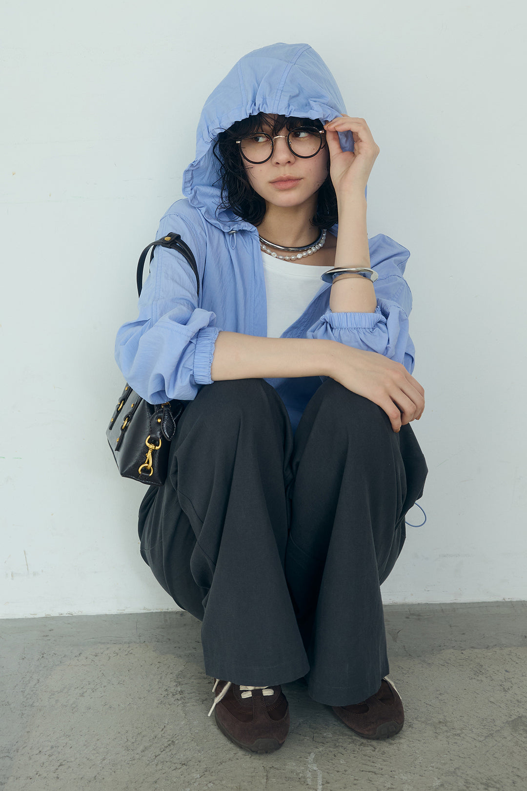 [SET]レイヤードデザインフーディートップス+サイド調整ベルトタックパンツ(2set)