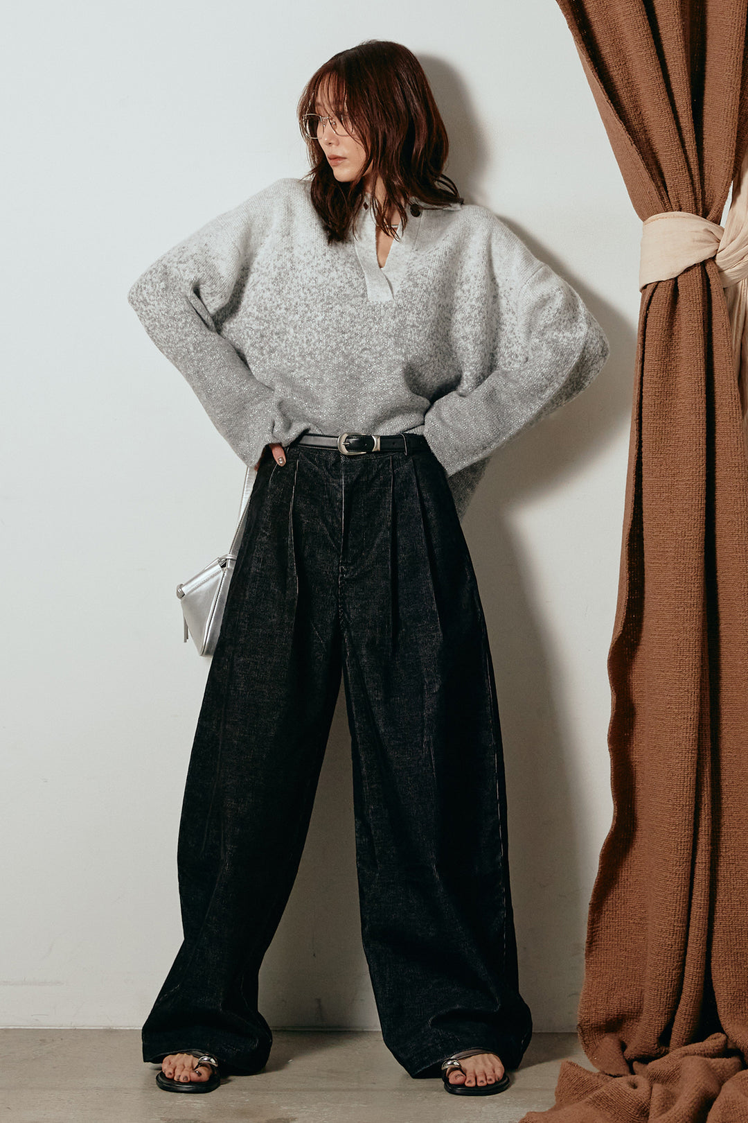 [SET]グラデーションラメニットキーネックプルオーバー+フロントタック入りコーデュロイパンツ(2set)