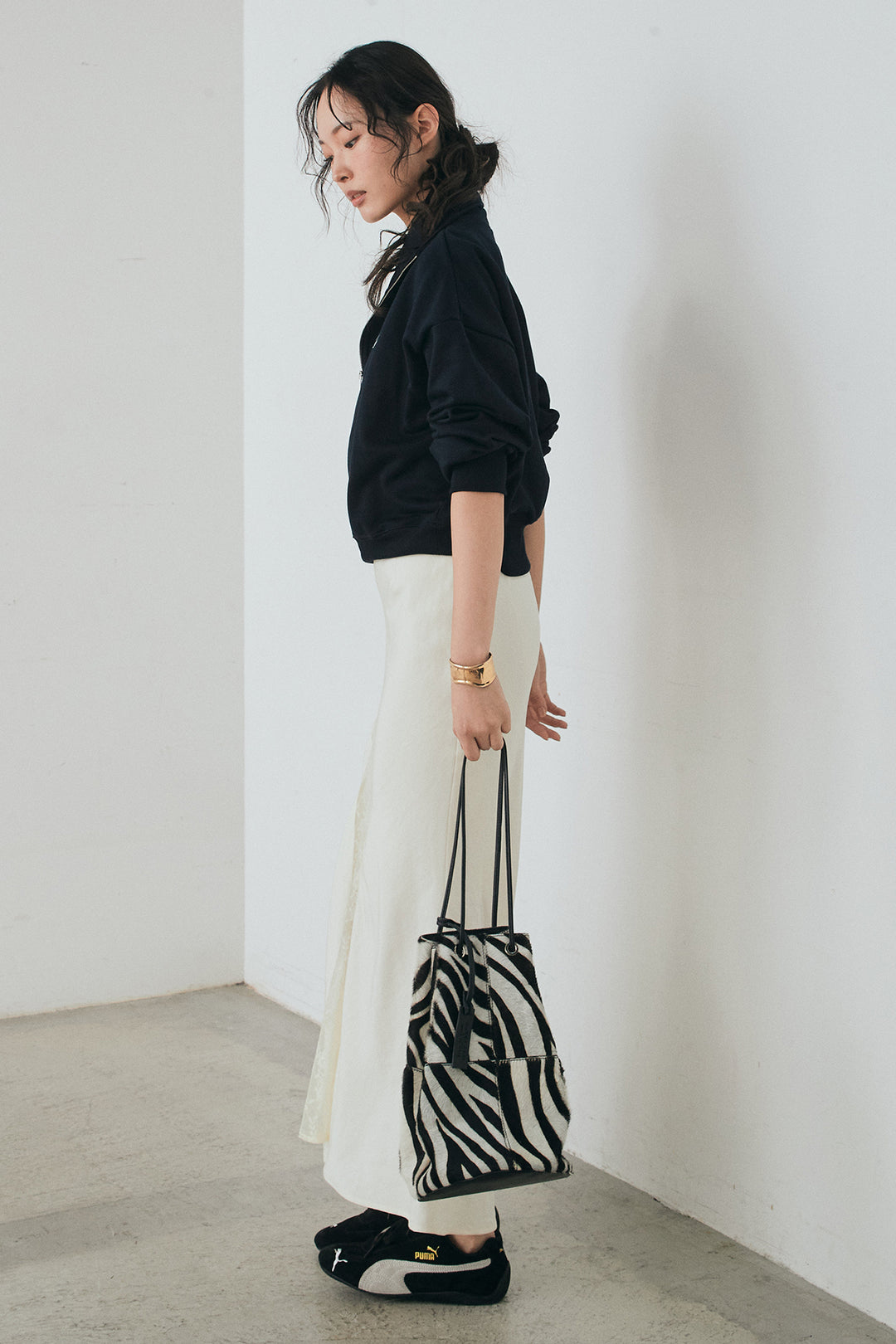 [SET]裏毛ロゴ刺繍ハーフZIPスウェット+刺繍レースデザインサテンスカート(2set)