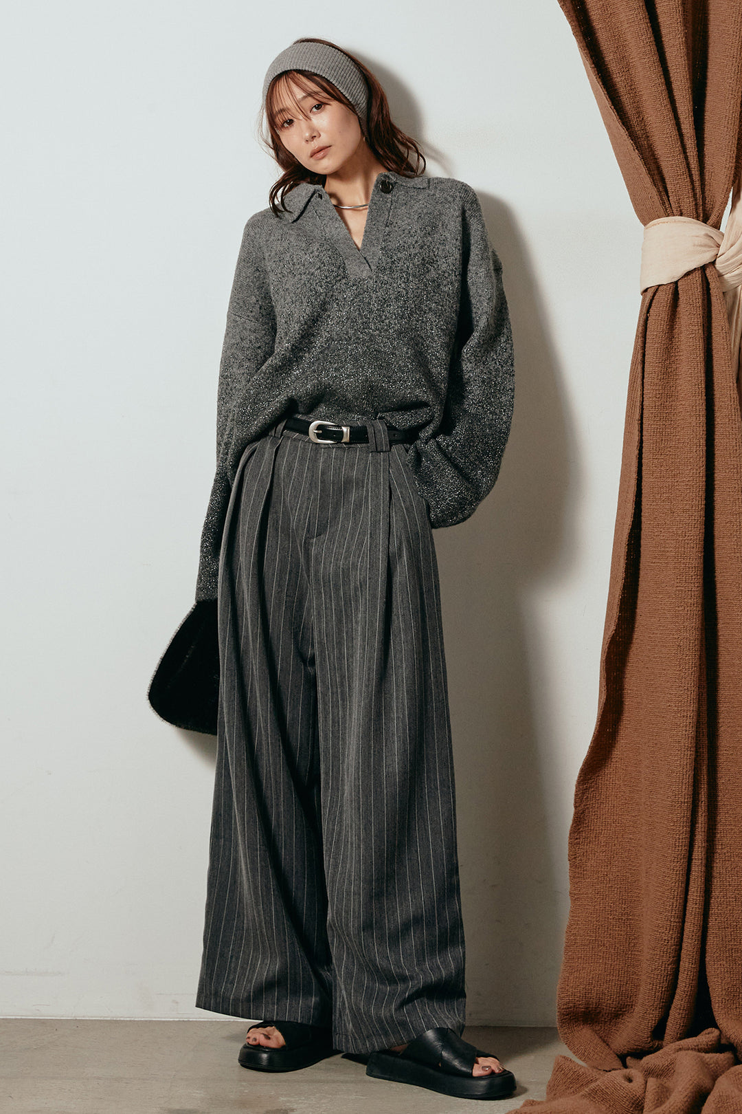 [SET]グラデーションラメニットキーネックプルオーバー+ストライプヘリンボーンパンツ(2set)