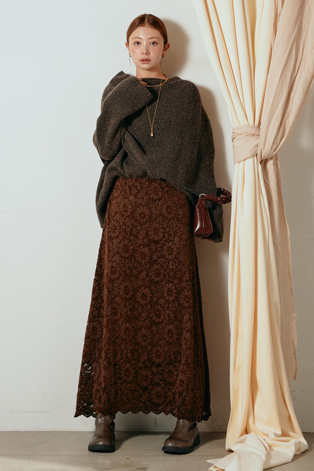 [SET]ケープデザインリブニットトップス+花柄刺繍ベロアフレアスカート(2set)