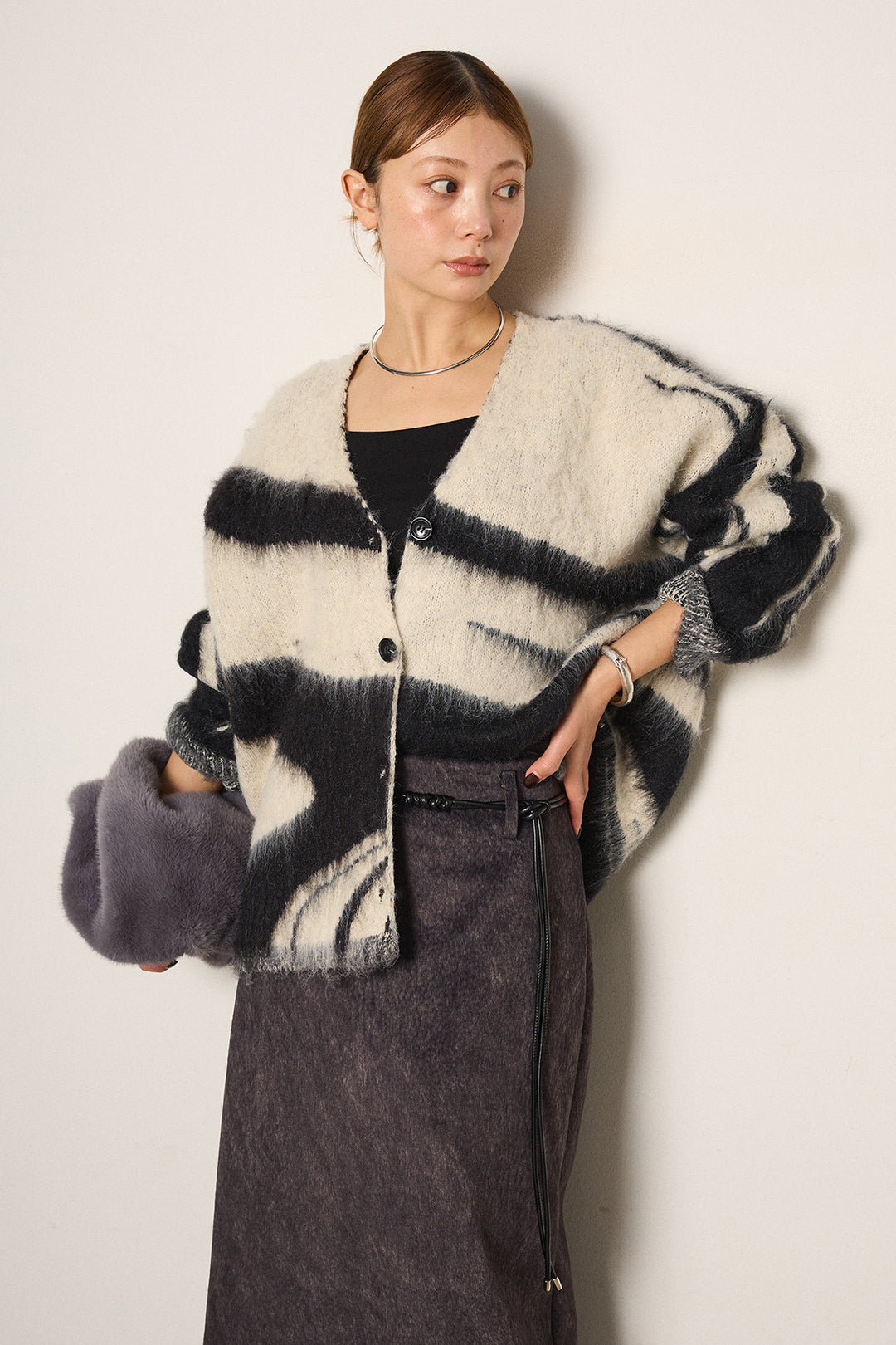 [SET]アクセントブラッシュドカーディガン+ロープベルト付きスウェード調スカート(2set)