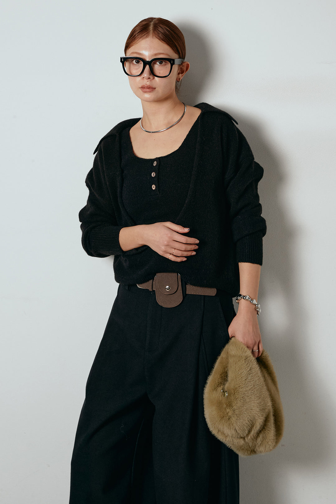 [SET]襟付きレイヤードニットトップス+ポーチベルト付きカーブパンツ(2set)