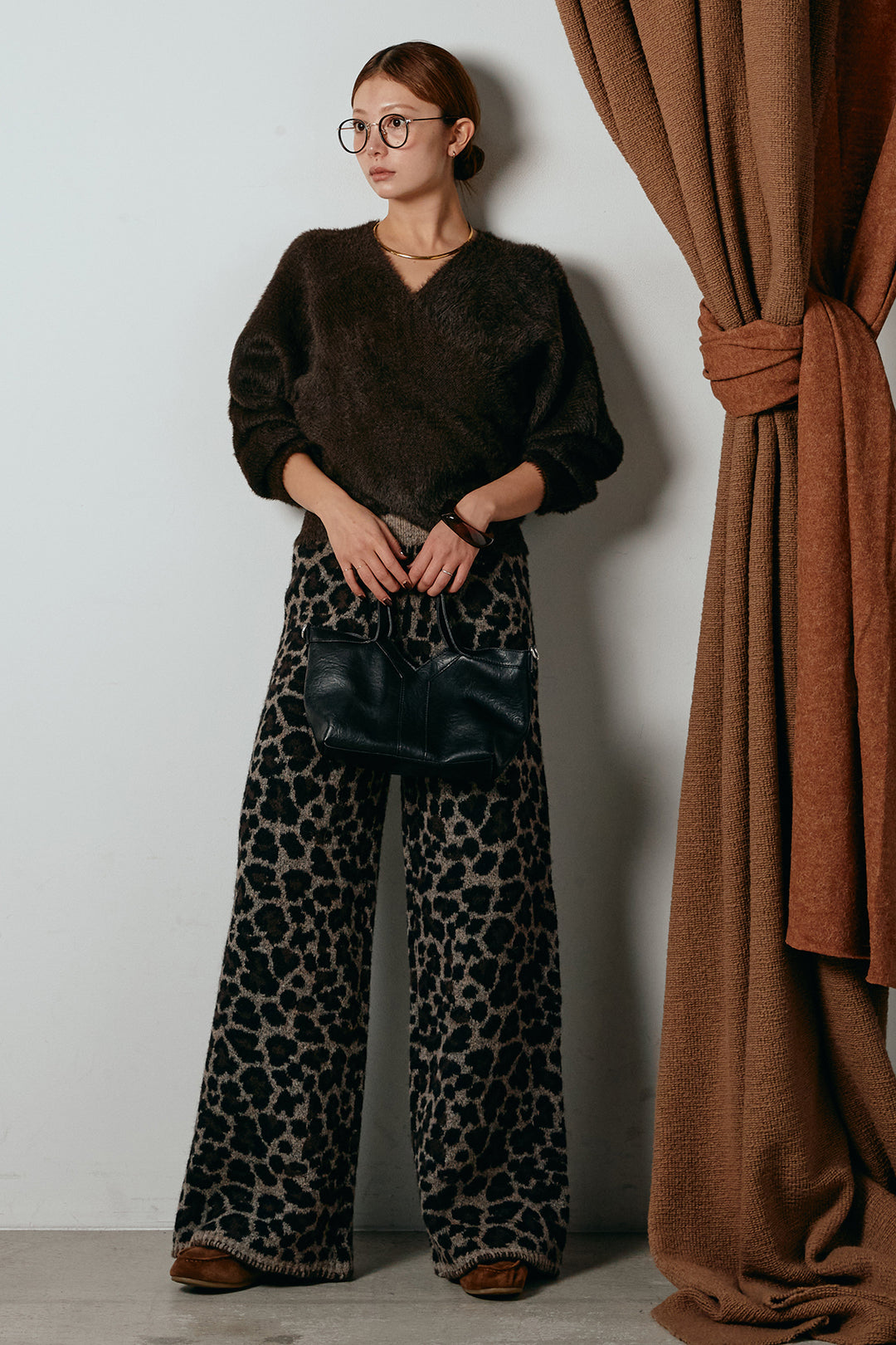 [SET]シャギーカシュクールニットトップス+リラックスレオパード柄ニットパンツ(2set)