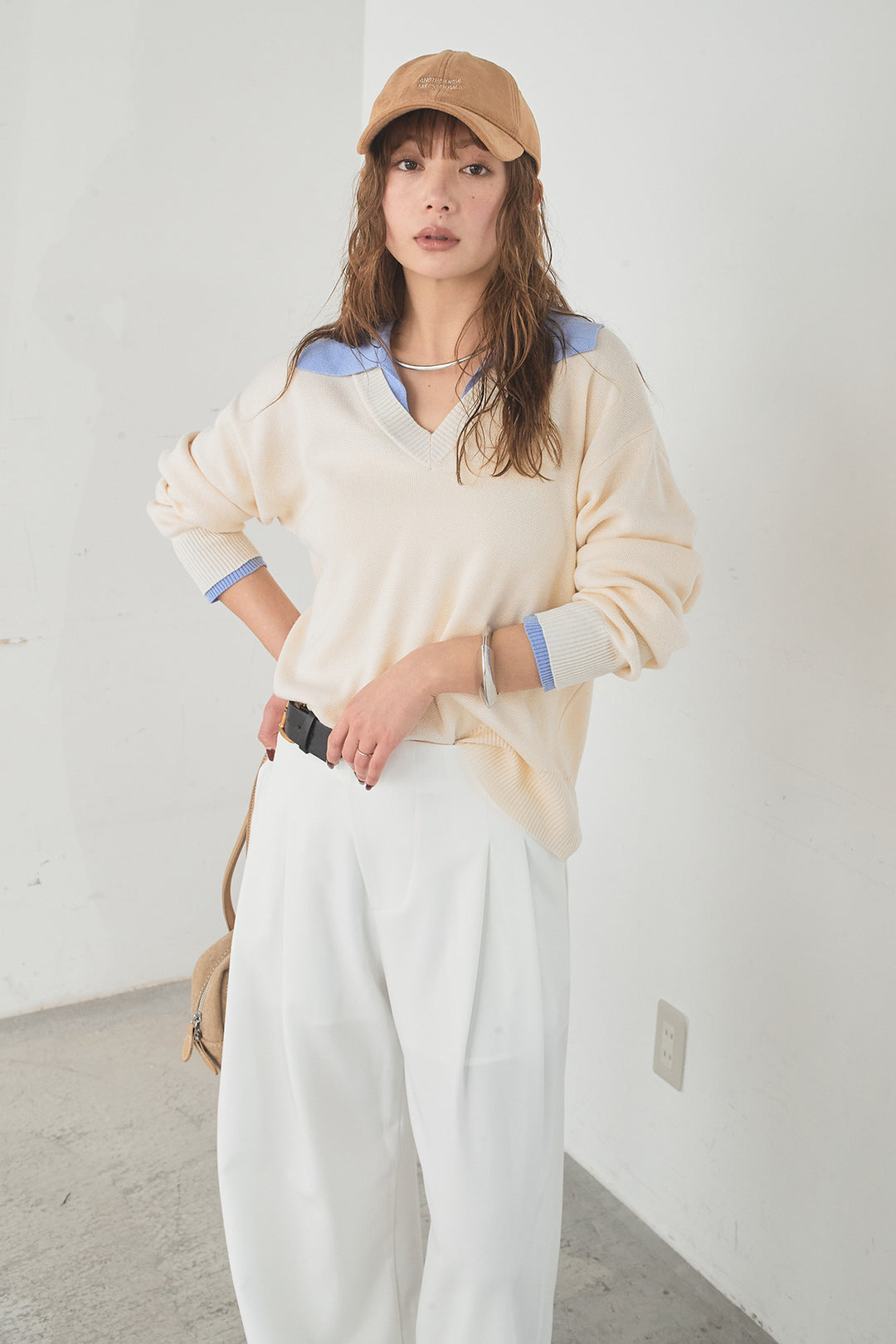 [SET]バイカラーニットレイヤード風プルオーバー+サイドベルトタック入りスラックス(2set)