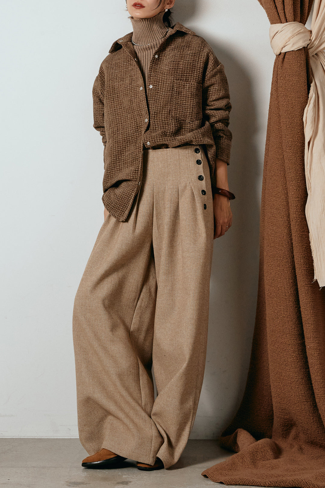 [SET]ルーズクラッシュツイルシャツ+サイドボタンツイードタックパンツ(2set)