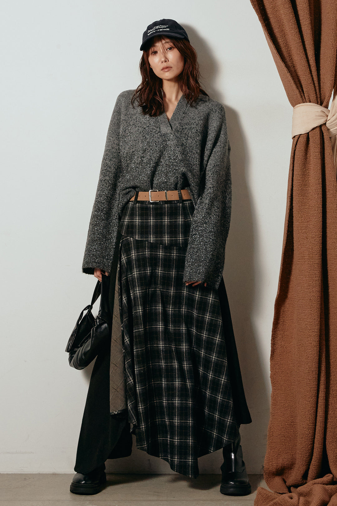 [SET]グラデーションラメニットキーネックプルオーバー+フェイクレザーベルト付き切り替えタータンチェックスカート(2set)