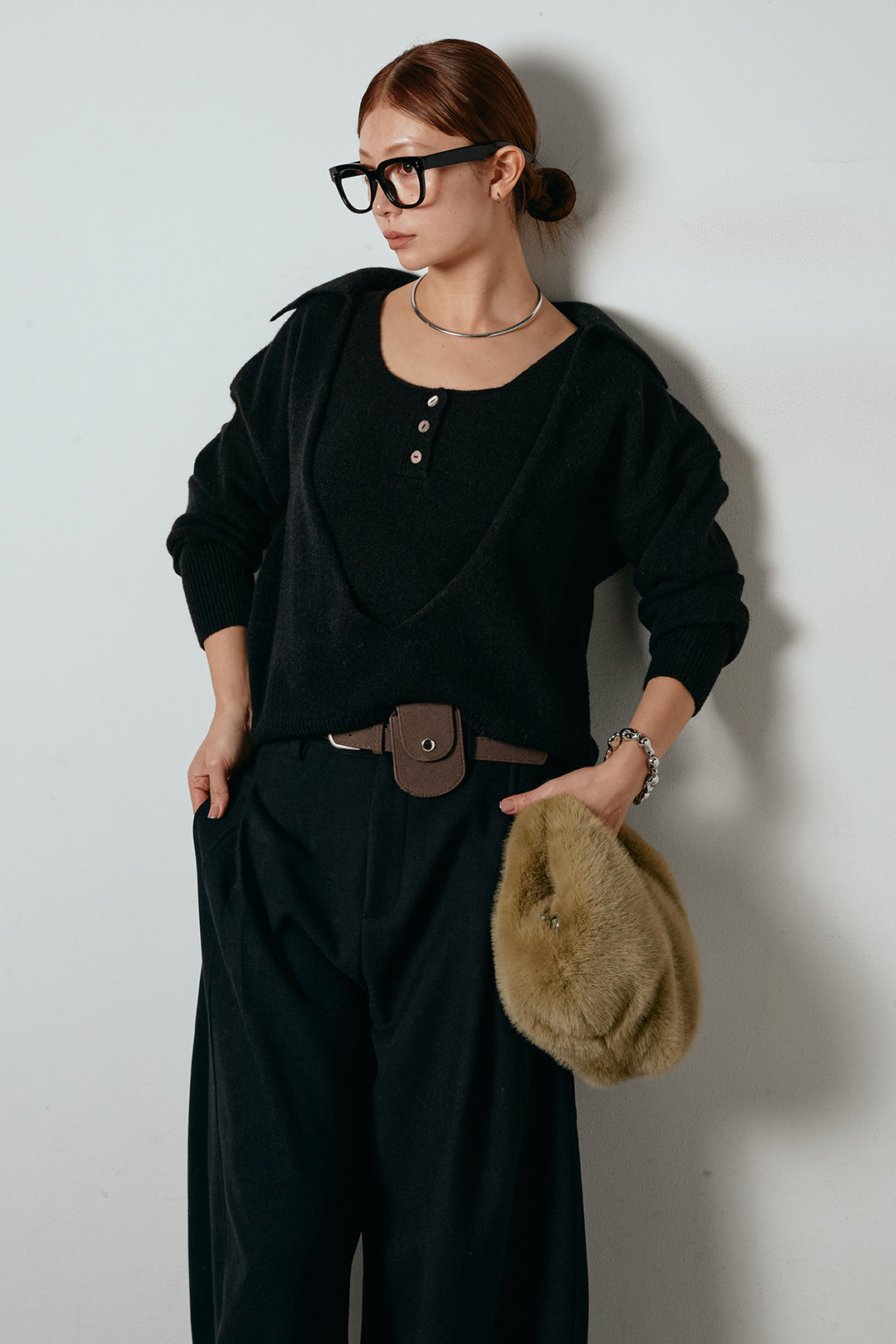 [SET]襟付きレイヤードニットトップス+ポーチベルト付きカーブパンツ(2set)