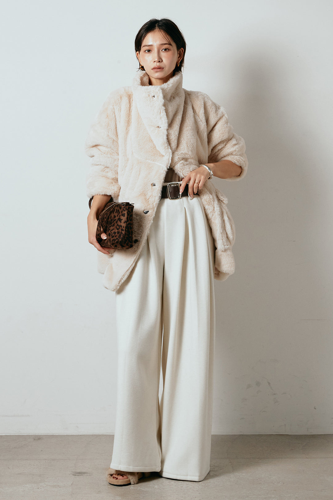 [SET]スタンドネックファーコート+フェイクレザー太ベルト付きタックワイドパンツ(2set)