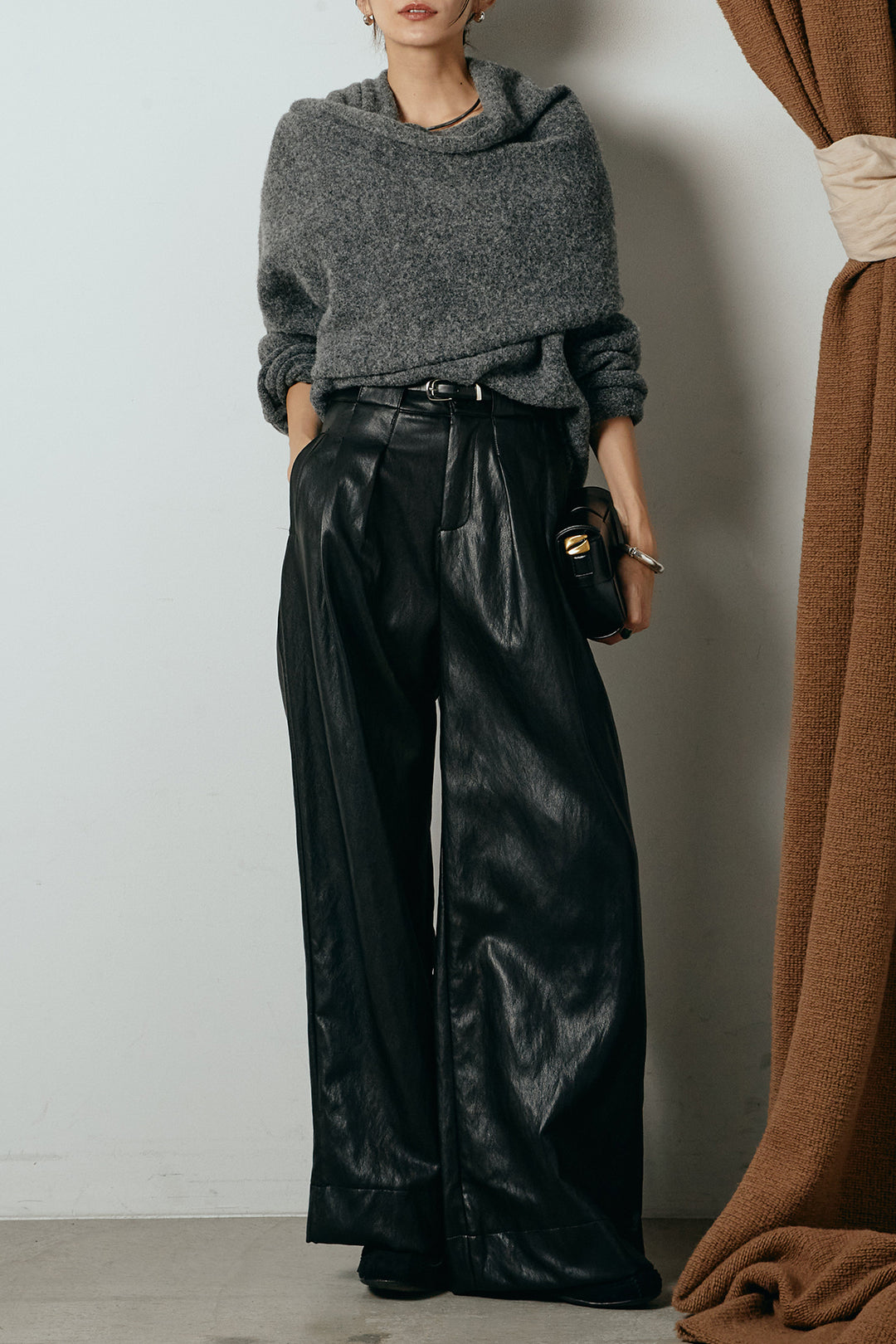 [SET]ネック巻きデザインニットトップス+ベルト付きレザーライクタックパンツ(2set)