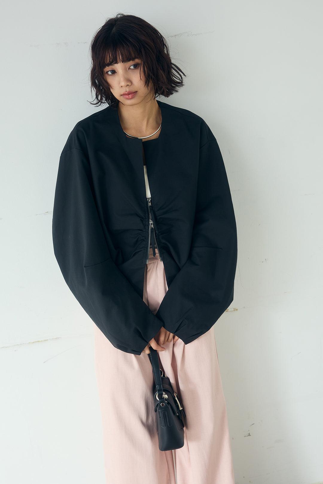 [SET]ノーカラーフロントギャザージップアウター+ツイルメニータックパンツ(2set)