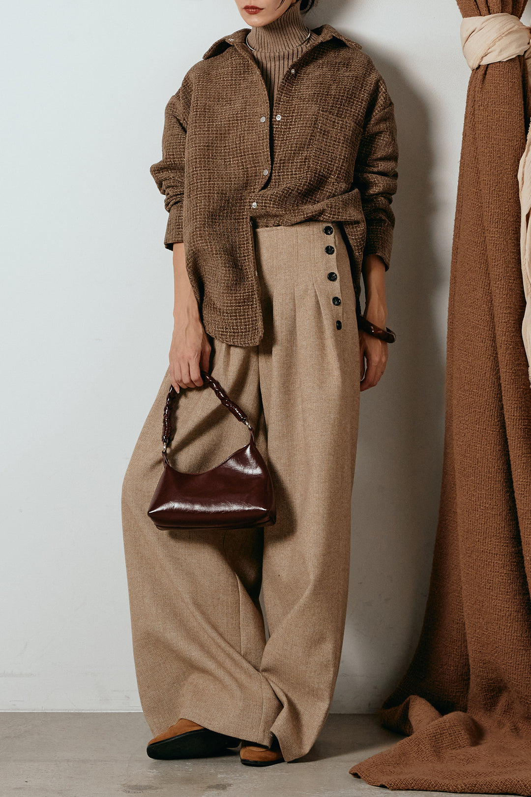 [SET]ルーズクラッシュツイルシャツ+リブニットシームレスタートルプルオーバー+サイドボタンツイードタックパンツ(3set)